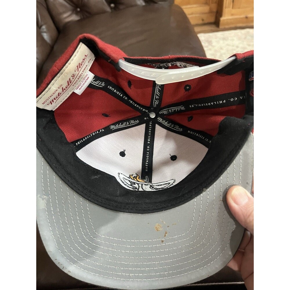 Miami Heat Mitchell & Ness Snapback Hat Red Gray NBA Adjustable Cap - Picture 5 of 6